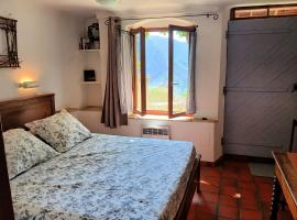 Chambres d'Hotes - Queen bed, Gorges du Verdon, hotel v destinaci Castellane