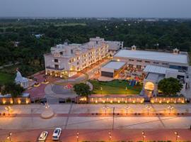 Haldi Kumkum Resort: Limodra şehrinde bir havuzlu otel