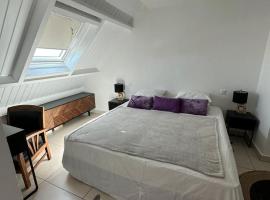 Viesnīca T2 Duplex Marina Centre ville pilsētā Marigo