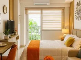 331D Near MOA and Airport Pool View Fast WiFi Balcony