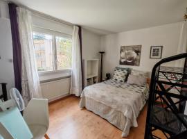 Belle chambre dans appartement en colocation proche centre-ville de Montpellier，位于蒙彼利埃的酒店