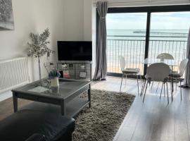 Penthouse Apartment with seaviews, plážový hotel v destinaci Walton-on-the-Naze