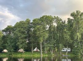Glamp Juodis, glamping site in Ubiškės
