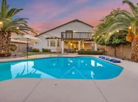 Charming Desert Stay - Fire Pit - Pool - Fast WiFi