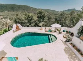 Luxurious 4 Bedroom Villa in Ibiza City, 1273