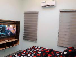 Daprem Apartments, hotel v Uyu