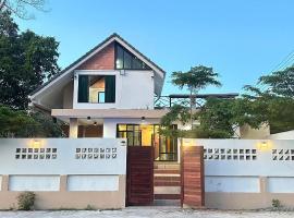Enjoy Pool Villa, casa de campo em Narathiwat