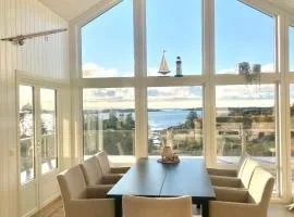Modern Cottage central Lofoten, amazing view!