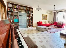 Spacious Central Apartment