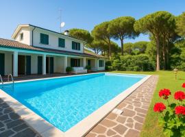 Villa by the Sea and Pool, vila v Lignanu Sabbiadoru