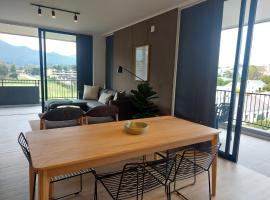 308 The Meadows Luxury Deluxe, hotel en George