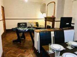 Castle Donington 5 Bed House 2 Baths Near EMA And Donington Park