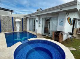 Casa vacacional Playa Herradura, hotel in Herradura