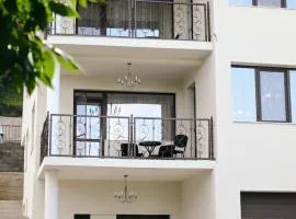 Flori House