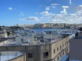 Sea view Gzira Seafront luxury 3-bedroom Apartment