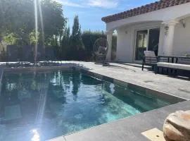 Villa 6 couchages sur la côté bleue avec piscine