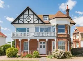 Holmwood by Keepers Cottages