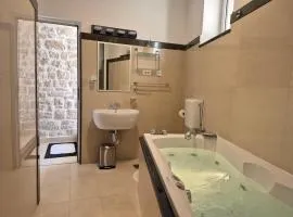 Saint James Apartment