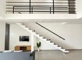 Casa de 2 Recámaras con Alberca cerca de Plazas Altabrisa