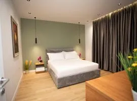 Villa Klaus Center Hotel