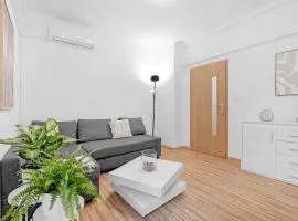 3Br Family apartment close to Bus station with AC