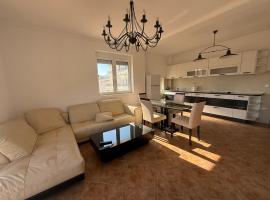 Simple Stay, Hotel in Buljarica