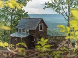 Hideaway Tiny Cabin, Hot Tub, View, Firepit