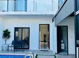 Casa Adriana، فندق مع موقف سيارات في نهر دولسي