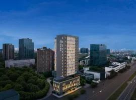 Atour Hotel Shanghai Daning International Circus City