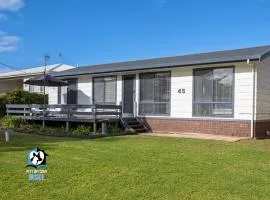 Shaka Seaside Retreat with Beach Access