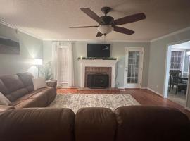 Jason and Liz escapes, ξενοδοχείο σε Anniston