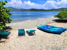 Long Bay Beach Villa - Beachfront Luxury Villa w Private Pool, Solar & Battery Backup, hotel di East End