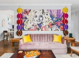 Nashville Gem Grill Mini Pickleball Sleeps 12