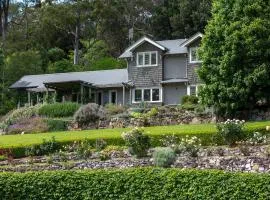 Mulgrave House and Cottage - By Latitude South Coast