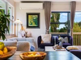 Most Peaceful & Private City Retreat - New AC - CBD 12 KMs & Airport 17KMs Away