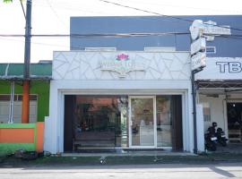 Wisma Lotus 2 Syariah, hotel en Banyumas