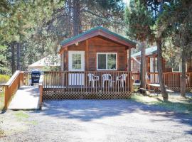 Bend-Sunriver Camping Resort Studio Cabin 8, hótel í Sunriver