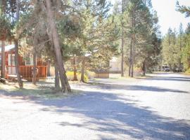 Bend-Sunriver Camping Resort Two-Bedroom Cabin 7