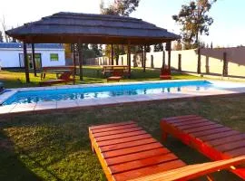 Cabañas Willy verde con pileta climatizada y parque en Mendoza