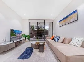 Stylish Homebush 1BR Plus Study with Pool Access