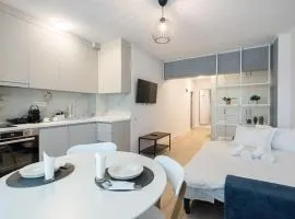 High-end Studio with Panoramic View, Parking &Pool