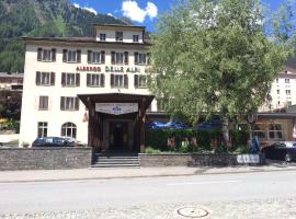 Hotel Des Alpes - Restaurant & Pizzeria، فندق في أيرولو