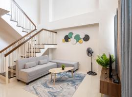 The Homey Horizon 3BR Stay with Pool Access, viešbutis mieste Iloilas
