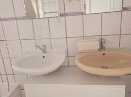 2 Montage oder Ferienunterkunft in Oberhausen