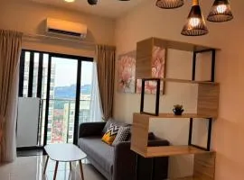 Relax Dreamy Staycation with Parking & Wi-Fi - MSuite at Bandar Manjalara, Near Desa ParkCity, Arkadia & Eateries