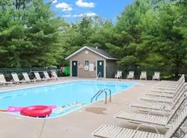 Cedarwood Lodge Community Pool!