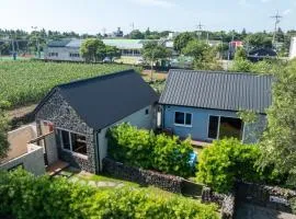 Gwarangpelong Minbak Jeju Couple Family Private House