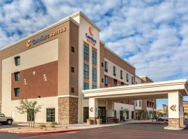 Comfort Suites Scottsdale Talking Stick Entertainment District, готель у місті Скоттсдейл