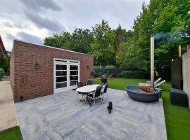 Forest Bungalow Gated and Private, bungalow en Luyksgestel