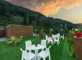 The Charvi Chalet I Vacations I Conference I MICE I Family Events I Open Air Terrace I Sky Bonfire I Kufri by Exotic Stays
